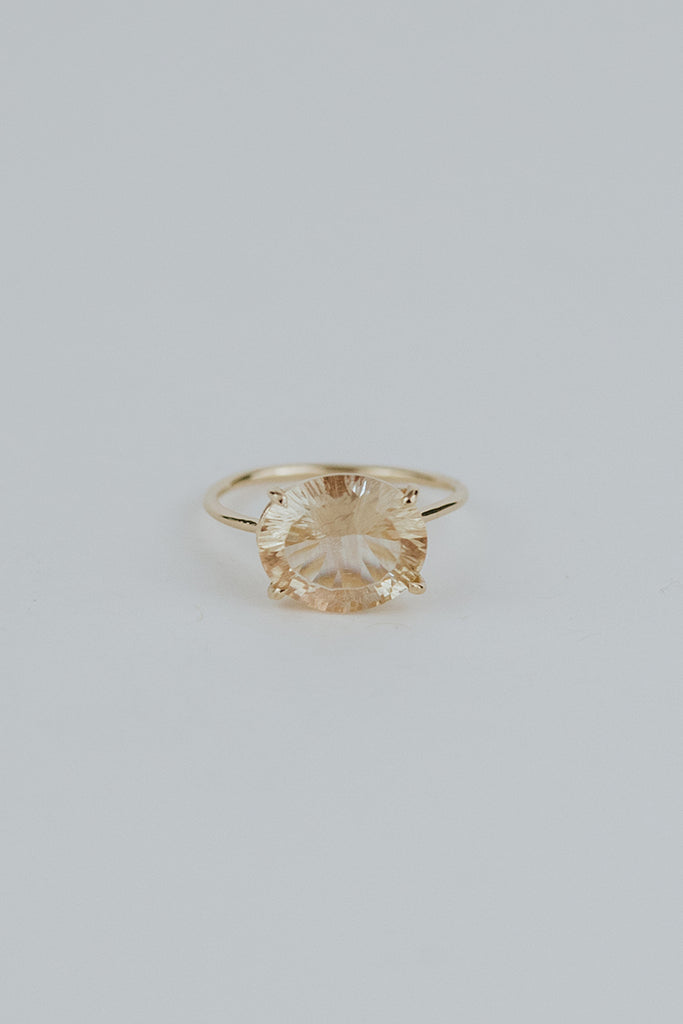 Oval Sunstone Ring - 14k Yellow Gold