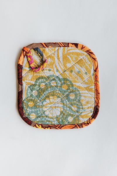 Kantha Pot Holder - Brown Border