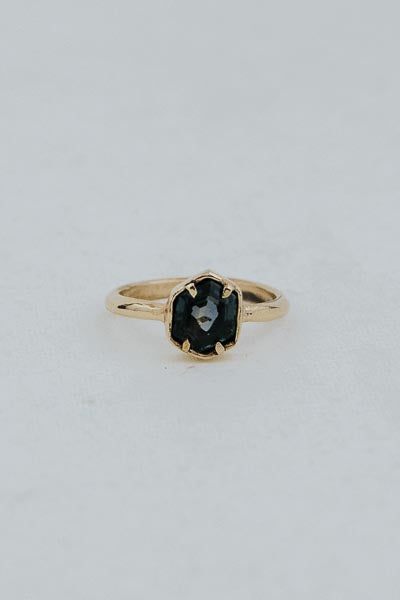 wings hawaii teal sapphire ring in 14k yellow gold