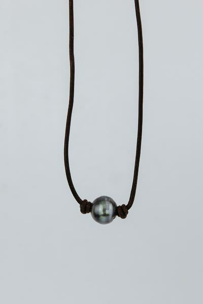 Single Tahitian Pearl Leather Necklace
