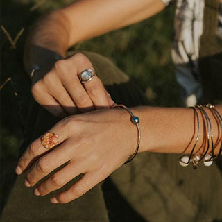 Ti Leaf Bangle - Tahitian Pearl