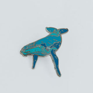 wings hawaii kohola whale pin