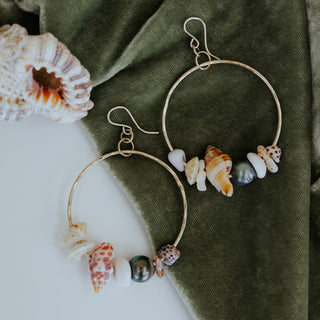 Shell Lei Hoop Earrings - Tahitian Pearl