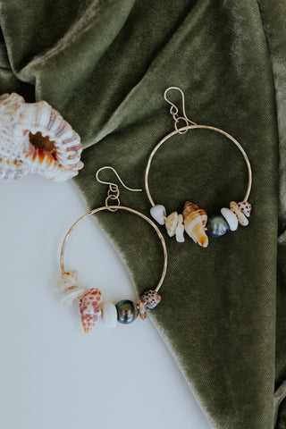 Shell Lei Hoop Earrings - Tahitian Pearl