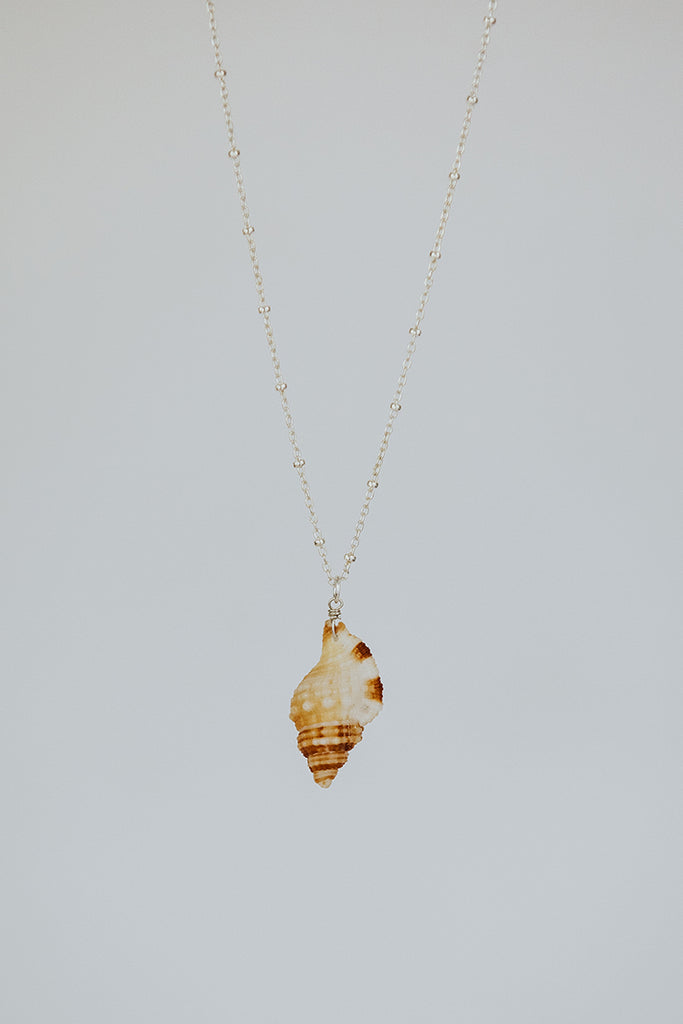 Hawaiian Seashell Necklace jewels gemstone triton shell sterling silver layer Paia Hawaii mermaid boho 