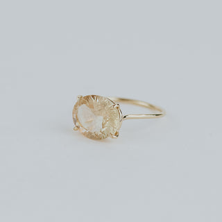 Oval Sunstone Ring - 14k Yellow Gold