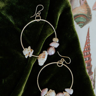 Shell Lei Hoop Earrings - Pink Pearl