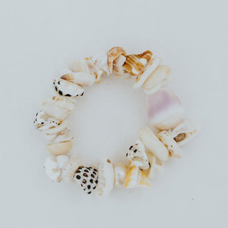 Wings Hawaii shell pile bracelet with white freshwater pearl