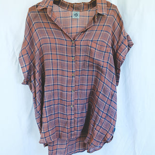 Mauve oversized plaid blouse with capped sleeve