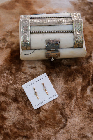 Dagger Studs
