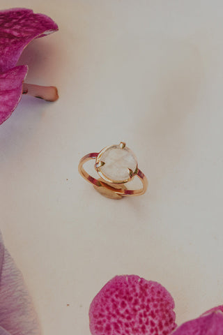 Round Gemstone Ring - Moonstone 14k