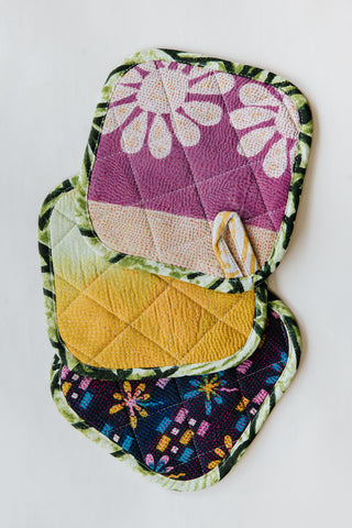 Kantha Pot Holder - Green Border