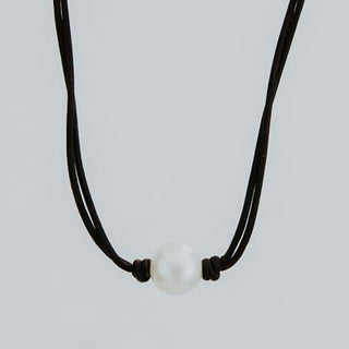 Wings Hawaii Single White Pearl Leather Necklace