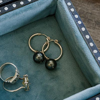 Charm Hoops - Tahitian Pearl