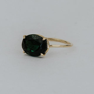 Prong set green tourmaline in 14K Yellow gold ring