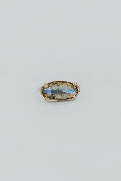 wings hawaii prong set labradorite ring in 14k gold fill