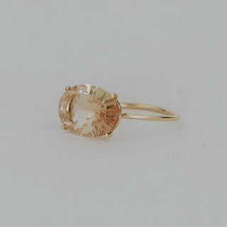 Oval Sunstone Ring - 14k Yellow Gold