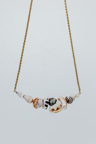 Shell Lei Choker- Tahitian Pearl