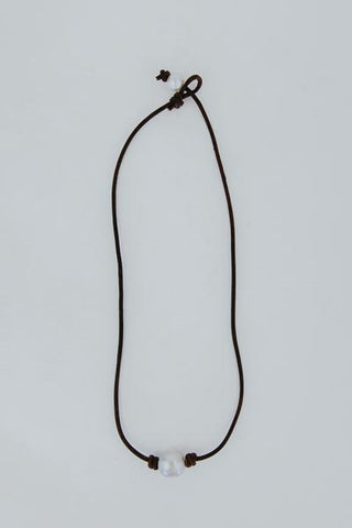 Single Silver Pearl Leather Necklace