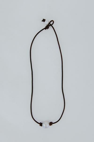 Single Silver Pearl Leather Necklace