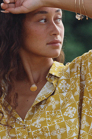 Sunrise Shell Necklace - 16" Chain