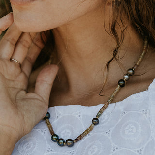 beaded necklace with zircon beads and 13 Tahitian pearls