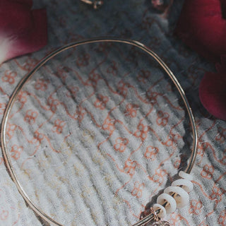 Hawaiian 14K bangle with pika shell