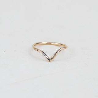 v shaped gold filled ring with hammered texture